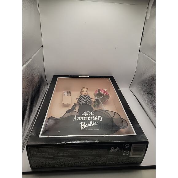 Barbie 40th Anniversary Blonde Collector Edition Doll 1999 Mattel 21384 - Picture 7 of 7